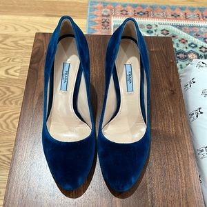 Brand new, velvet Prada heel, very comfortable and stylish. No box.